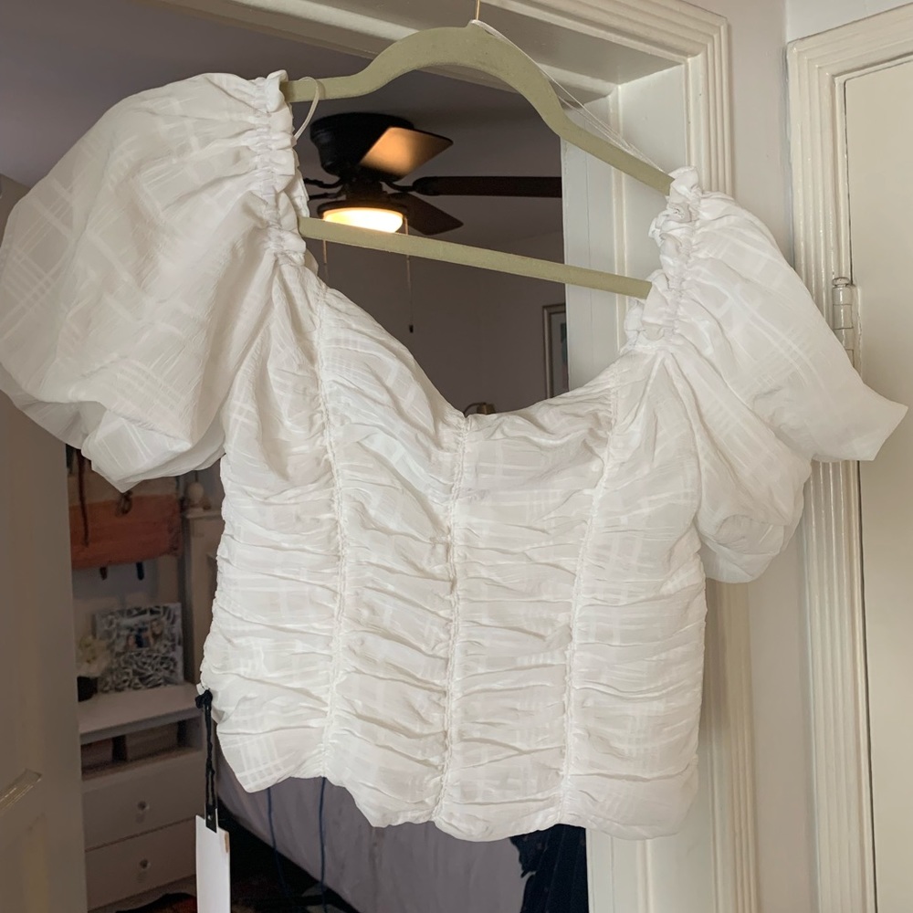 ASTR the label white crop top